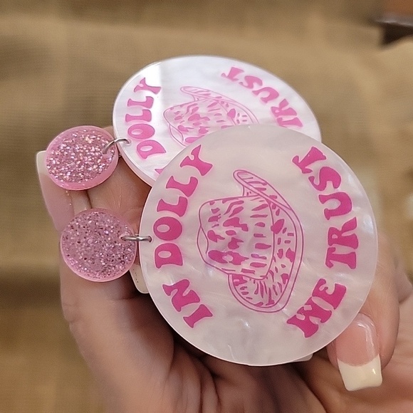🔥LAST PAIR🔥 In Dolly We Trust Round Drop Earrings - Picture 4 of 6